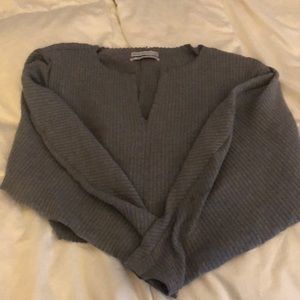 URBAN OUTFITTERS grey cropped long sleeve shirt